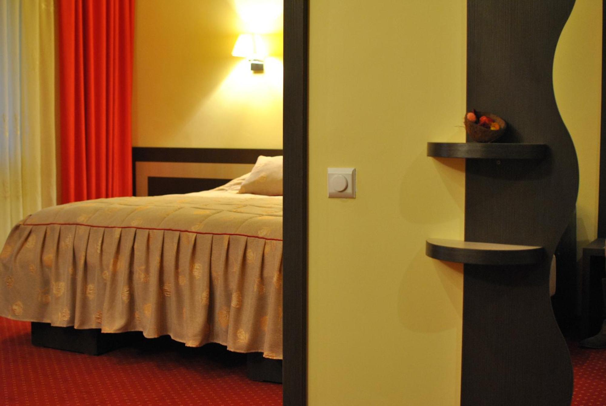Hotel Dana 아마라 외부 사진